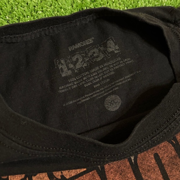 Ramones Band T-Shirt - Picture 3 of 5